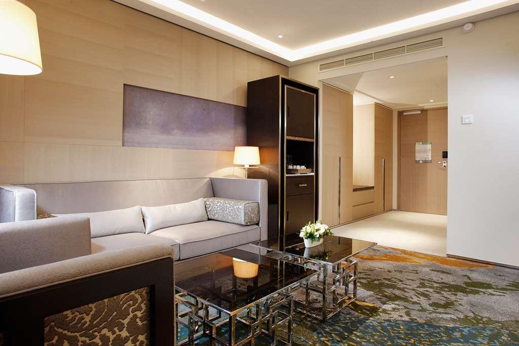 탕라 호텔 브뤼셀 Kraainem 외부 사진 A suite at the hotel